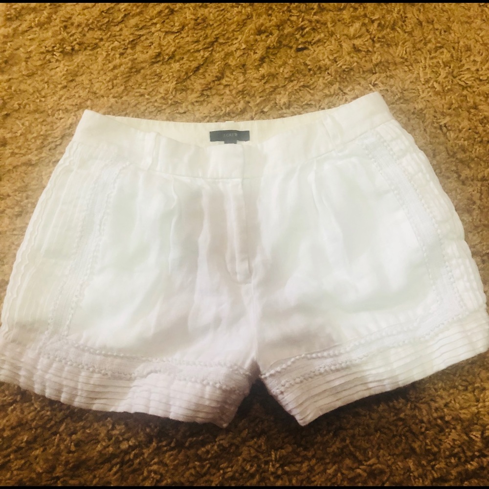 NWOT, J. Crew White Linen Lace trim shorts size 4.